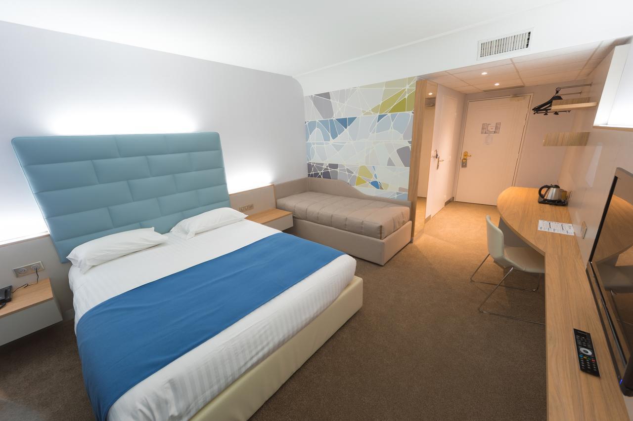 Hotel Plaza - Site Du Futuroscope Chasseneuil-du-Poitou Zewnętrze zdjęcie